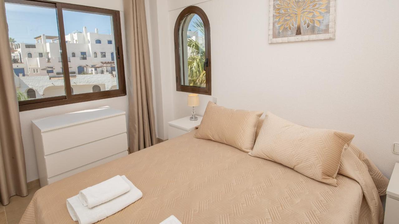 Castillo de Sabinillas Lovely 2-Bed Apartment In Marina De La Duquesa מראה חיצוני תמונה
