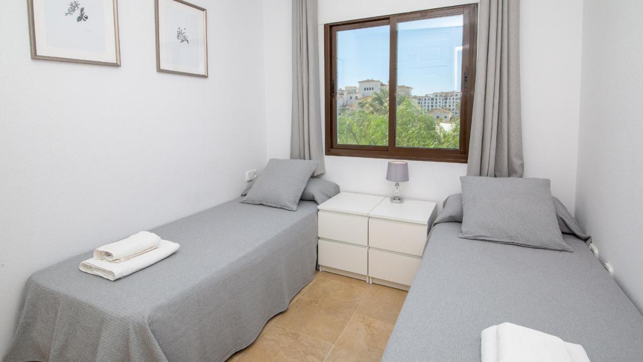 Castillo de Sabinillas Lovely 2-Bed Apartment In Marina De La Duquesa מראה חיצוני תמונה