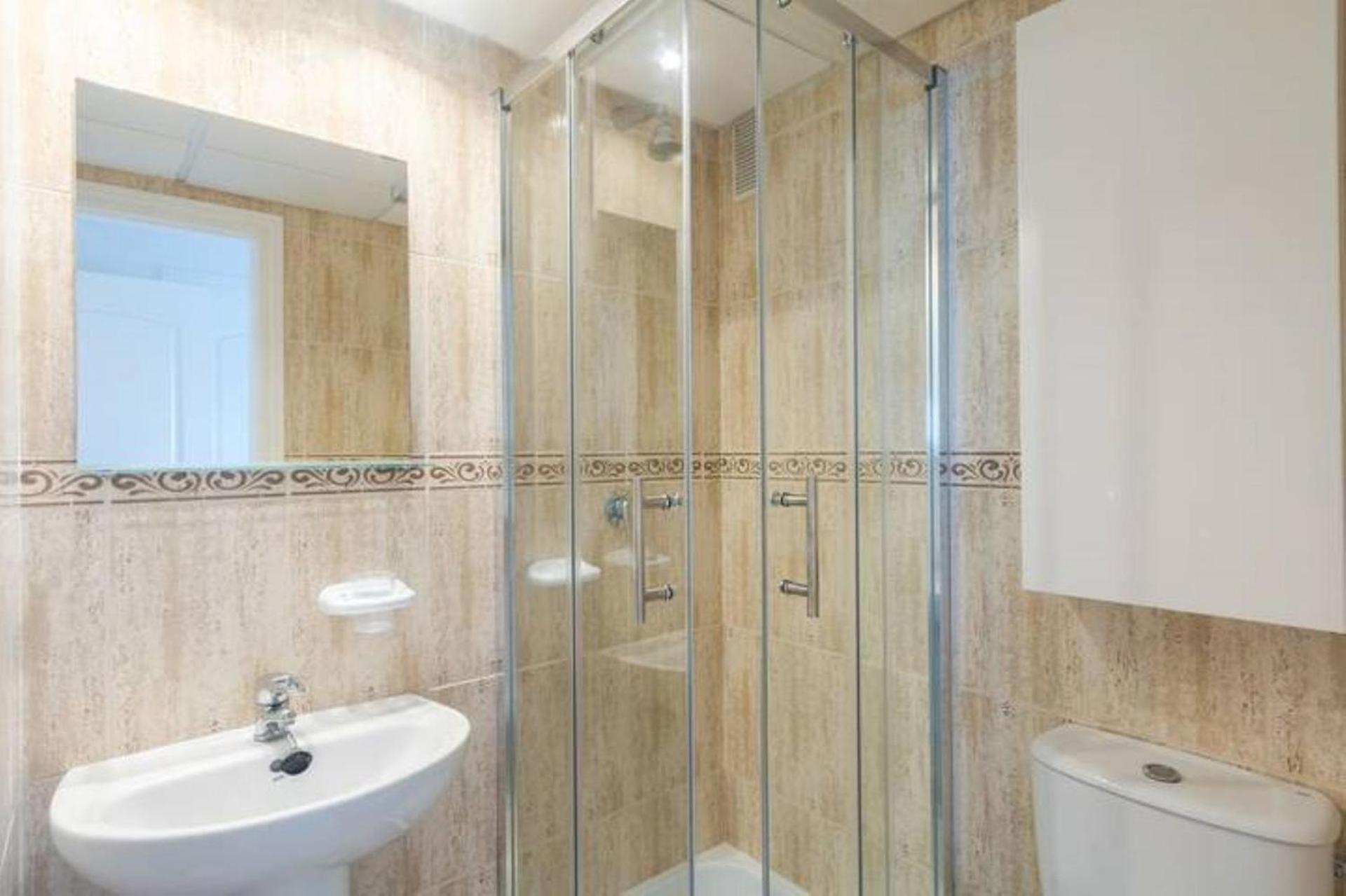 Castillo de Sabinillas Lovely 2-Bed Apartment In Marina De La Duquesa מראה חיצוני תמונה