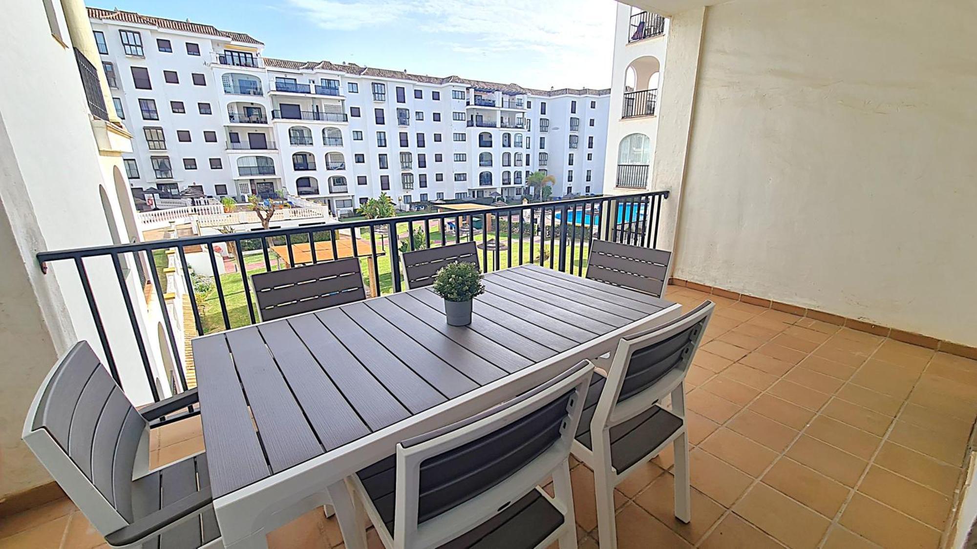 Castillo de Sabinillas Lovely 2-Bed Apartment In Marina De La Duquesa מראה חיצוני תמונה